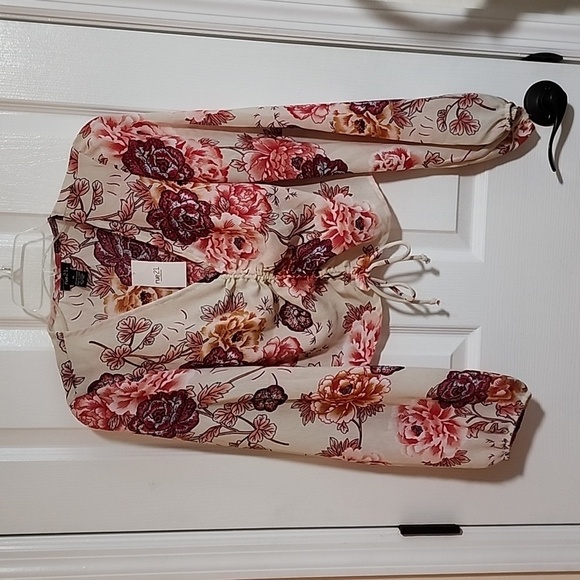 NWT Rue 21 top  *723.17 - Picture 1 of 5